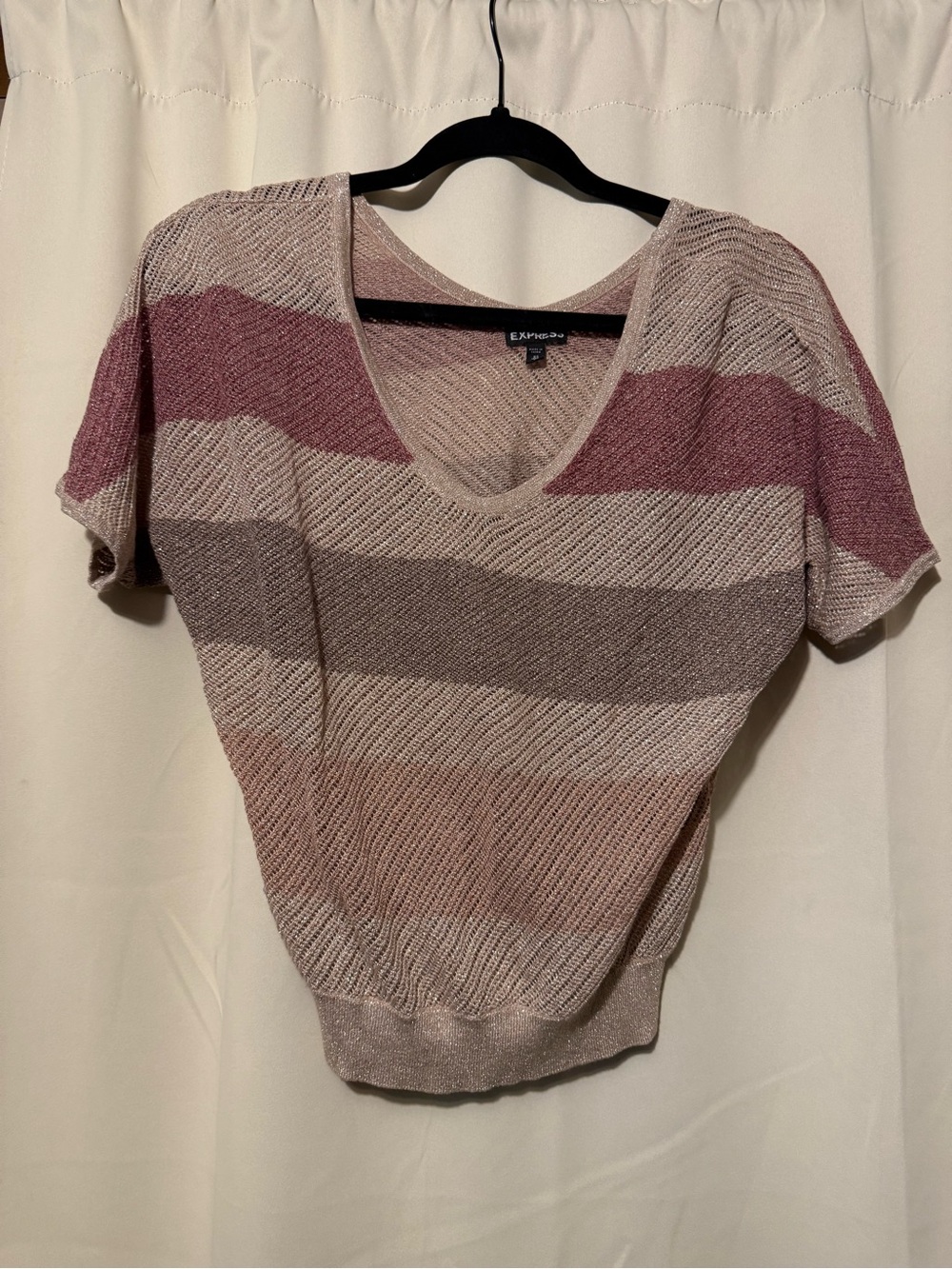 EXPRESS Metallic Mauve & Taupe Knit V-Neck Top